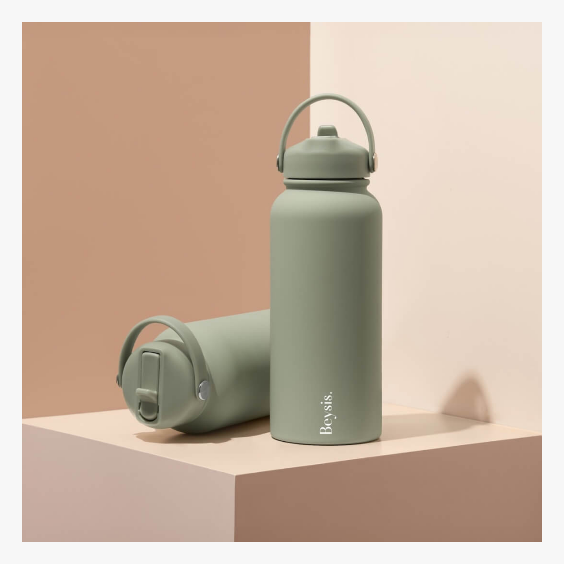 Water Bottle 900ml Straw - Sage